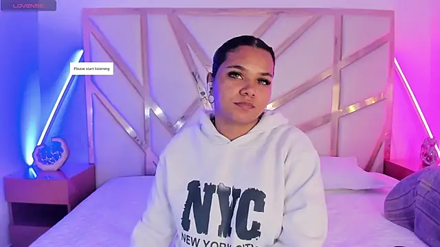 Carolina Evanss online show from November 2025 11:45:01 AM