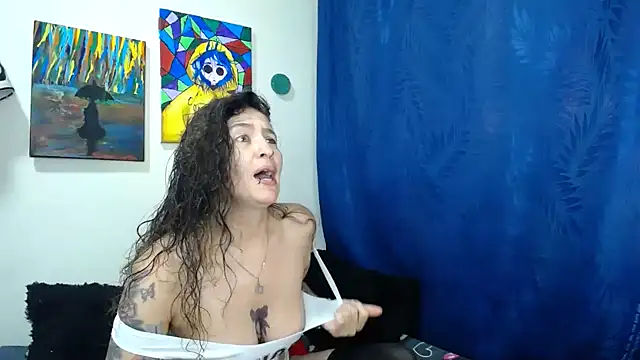 Snapshot of Leyla_Horny_Bg chatting on October 2025 10:31:01 PM Leyla Horny Bg online show from October 2025 10:31:01 PM