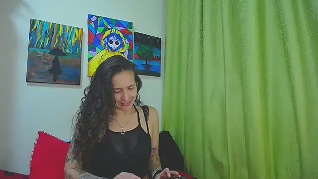 Snapshot of Leyla_Horny_Bg chatting on November 2025 12:43:02 AM Leyla Horny Bg online show from November 2025 12:43:02 AM