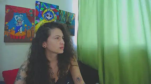 Snapshot of Leyla_Horny_Bg chatting on December 2025 11:41:02 AM Leyla Horny Bg online show from December 2025 11:41:02 AM