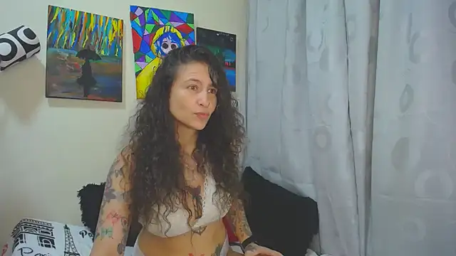 Snapshot of Leyla_Horny_Bg chatting on January 2026 11:19:01 PM Leyla Horny Bg online show from January 2026 11:19:01 PM