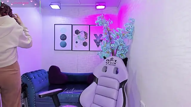 Theia moon online show from February 2026 01:21:02 PM