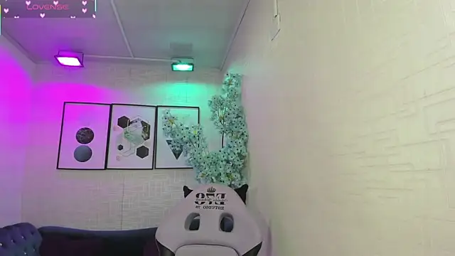 Theia moon online show from April 2026 12:39:02 PM