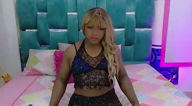 LuisaHottxx online show from February 2025 10:22:01 PM