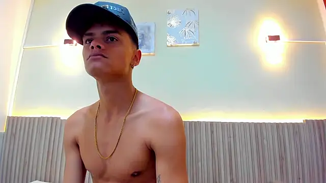 Snapshot of Billy_zander chatting on December 2024 01:32:01 PM Billy zander online show from December 2024 01:32:01 PM