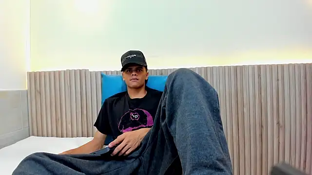 Snapshot of Billy_zander chatting on December 2024 01:55:02 PM Billy zander online show from December 2024 01:55:02 PM