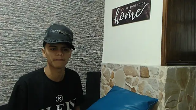 Snapshot of Billy_zander chatting on January 2025 04:40:01 PM Billy zander online show from January 2025 04:40:01 PM