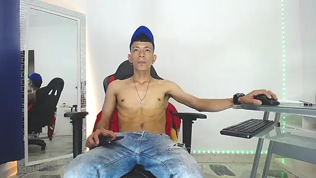 Favel Gomez7 online show from January 2025 12:45:02 PM