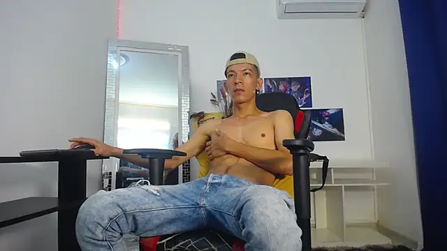 Favel Gomez7 online show from March 2025 10:59:01 PM