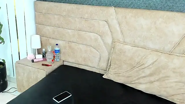 Snapshot of Candy_Bony chatting on December 2024 07:18:02 PM Candy Bony online show from December 2024 07:18:02 PM