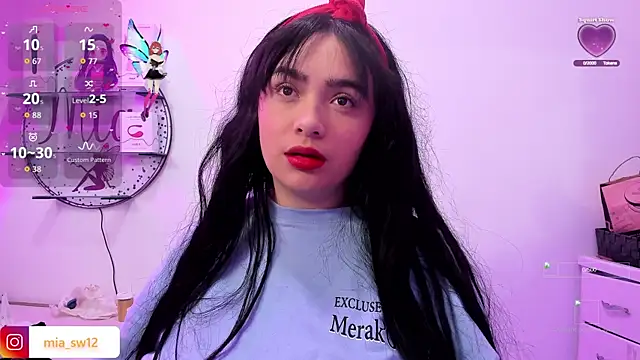 mia johns  online show from November 2025 06:11:02 AM