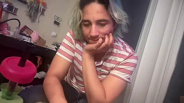 Snapshot of HornyTPup2 chatting on November 2025 04:21:01 AM HornyTPup2 online show from November 2025 04:21:01 AM