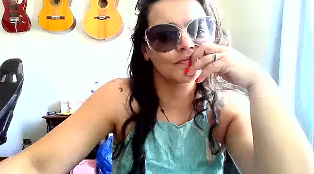 Snapshot of escritorasafada chatting on January 2025 04:09:01 PM escritorasafada online show from January 2025 04:09:01 PM