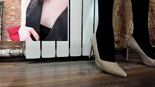 ElizaNik  online show from March 2026 11:08:01 PM