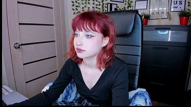 ElizaNik  online show from April 2026 10:40:01 PM