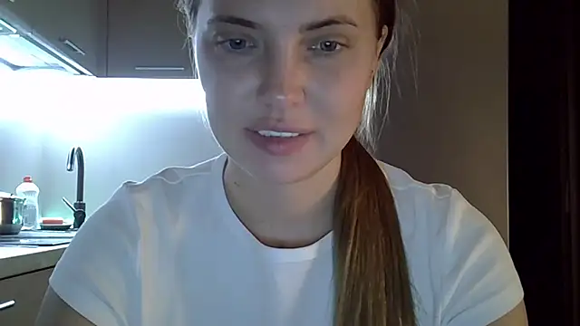 Lucky Anna online show from October 2025 06:24:01 PM