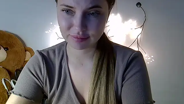 Lucky Anna online show from March 2026 06:01:01 PM