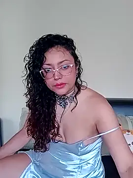 Lunavega1 online show from February 2026 05:20:01 PM