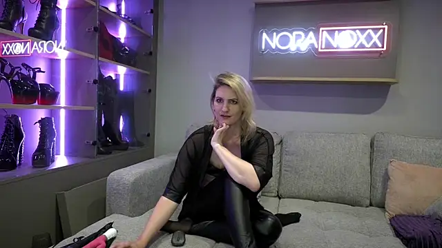 Snapshot of NoraNoxx chatting on June 2026 08:11:02 PM NoraNoxx online show from June 2026 08:11:02 PM