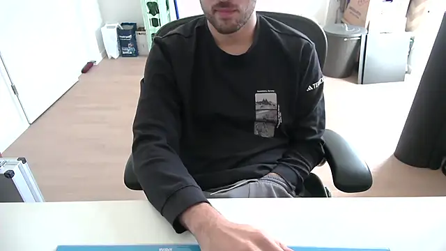 taallguyy 196 online show from November 2025 11:09:02 AM