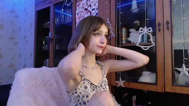 Snapshot of cloudgirrl chatting on January 2025 09:06:01 PM cloudgirrl online show from January 2025 09:06:01 PM