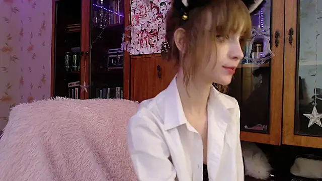 Snapshot of cloudgirrl chatting on January 2025 12:50:02 AM cloudgirrl online show from January 2025 12:50:02 AM