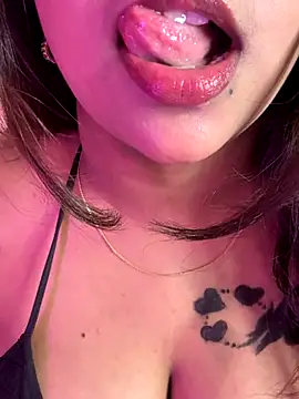 Snapshot of wildestcouplee chatting on November 2025 03:45:01 PM wildestcouplee online show from November 2025 03:45:01 PM