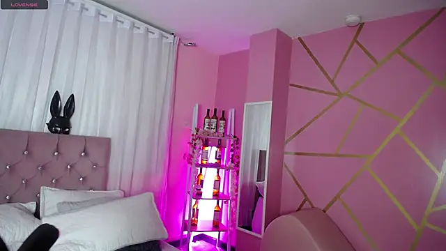 frreeya online show from January 2025 12:18:01 AM