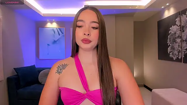 Snapshot of AlinaKravitz chatting on February 2026 12:17:01 PM AlinaKravitz online show from February 2026 12:17:01 PM