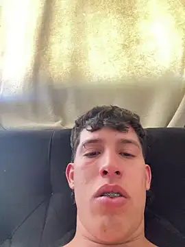 Snapshot of breiderxexiboys chatting on December 2024 05:43:02 PM breiderxexiboys online show from December 2024 05:43:02 PM