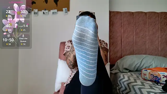 Emmy petit online show from March 2026 03:50:01 PM