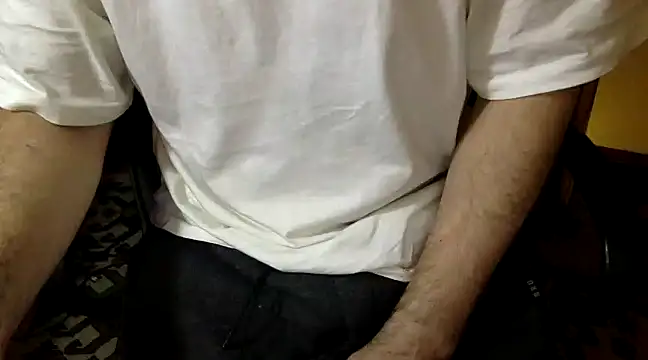 Snapshot of Leo-Cock chatting on December 2024 10:23:01 PM Leo-Cock online show from December 2024 10:23:01 PM