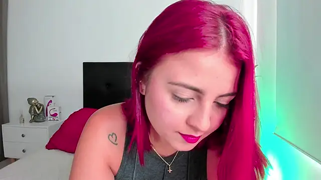 Snapshot of LaylaJewel chatting on January 2025 03:47:02 PM LaylaJewel online show from January 2025 03:47:02 PM