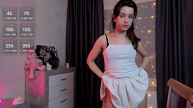 EmeliaReaper online show from November 2025 09:06:02 PM