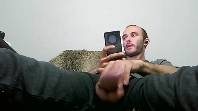 Snapshot of kisandgioni chatting on January 2025 06:04:01 PM kisandgioni online show from January 2025 06:04:01 PM