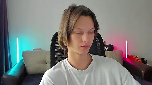 Ostin meow online show from March 2026 03:54:01 AM