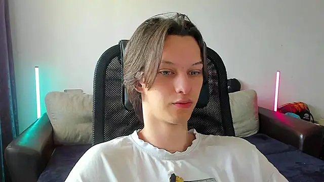 Snapshot of Ostin_meow chatting on May 2026 08:09:02 AM Ostin meow online show from May 2026 08:09:02 AM