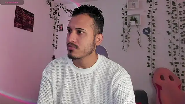 Raf brunette online show from December 2024 01:58:01 PM