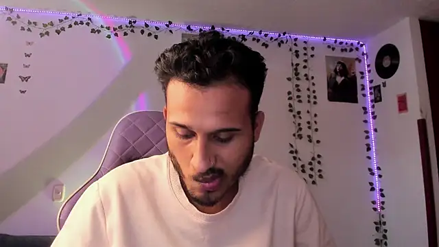 Raf brunette online show from January 2025 08:42:01 PM