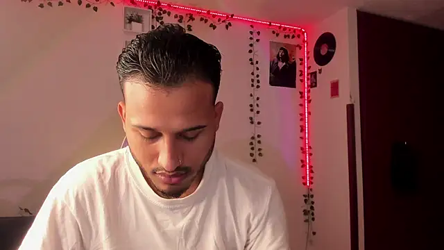 Raf brunette online show from February 2025 11:44:02 AM