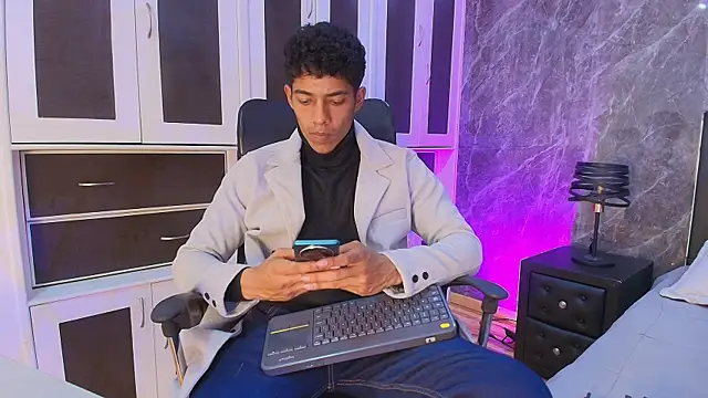 Snapshot of wagz chatting on June 2026 08:52:02 PM wagz online show from June 2026 08:52:02 PM