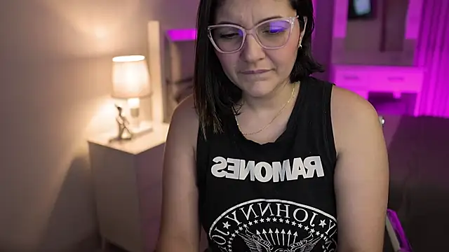 Camilaa bueno online show from December 2024 01:24:02 AM