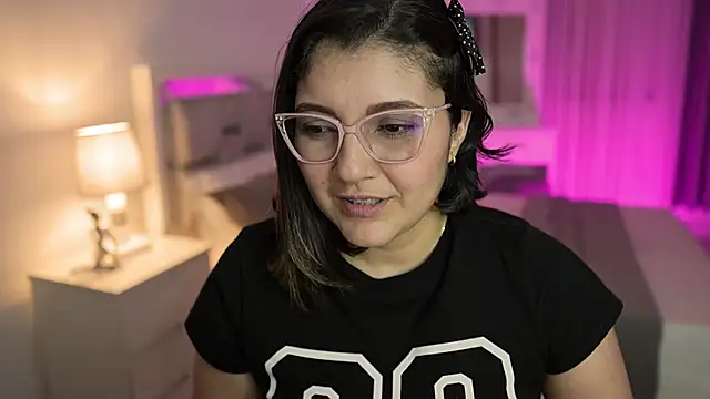 Camilaa bueno online show from January 2025 04:00:01 AM