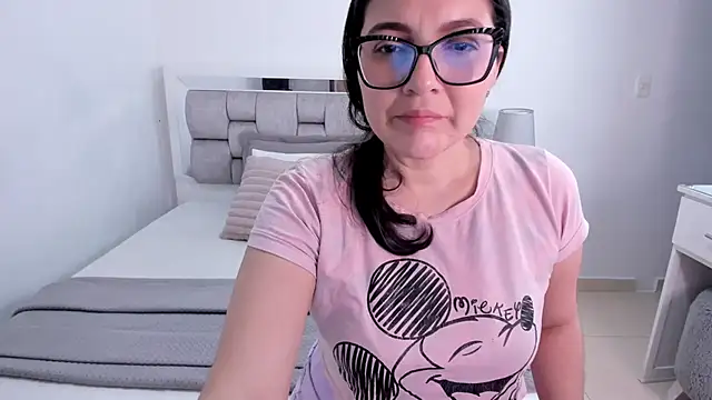 Snapshot of Camilaa_bueno chatting on July 2026 12:45:02 AM Camilaa bueno online show from July 2026 12:45:02 AM