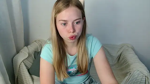Snapshot of sofiaa_here chatting on July 2026 12:07:01 AM sofiaa here online show from July 2026 12:07:01 AM