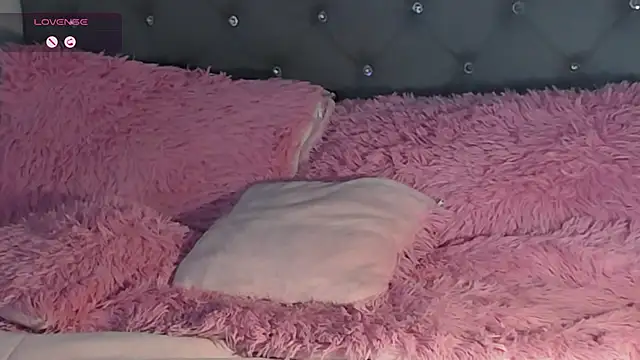 Snapshot of Miah_hilton2 chatting on February 2025 12:29:02 AM Miah hilton2 online show from February 2025 12:29:02 AM