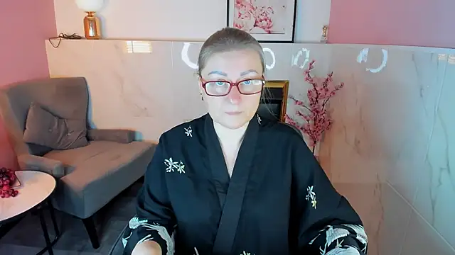 AlexandraKind online show from November 2025 01:39:01 PM