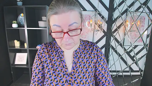 AlexandraKind online show from December 2025 01:29:01 PM