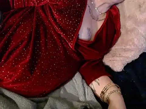 housewife shantie online show from February 2025 09:43:01 PM