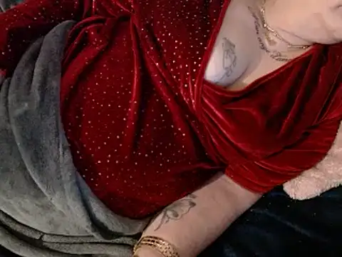 housewife shantie online show from February 2025 03:52:02 AM